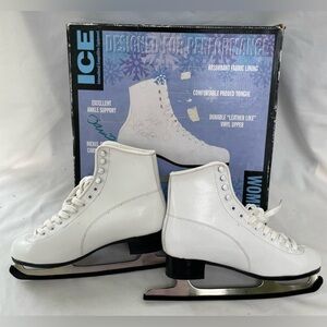 International Competitive Equipment Ice Skates size 9- New. #1590